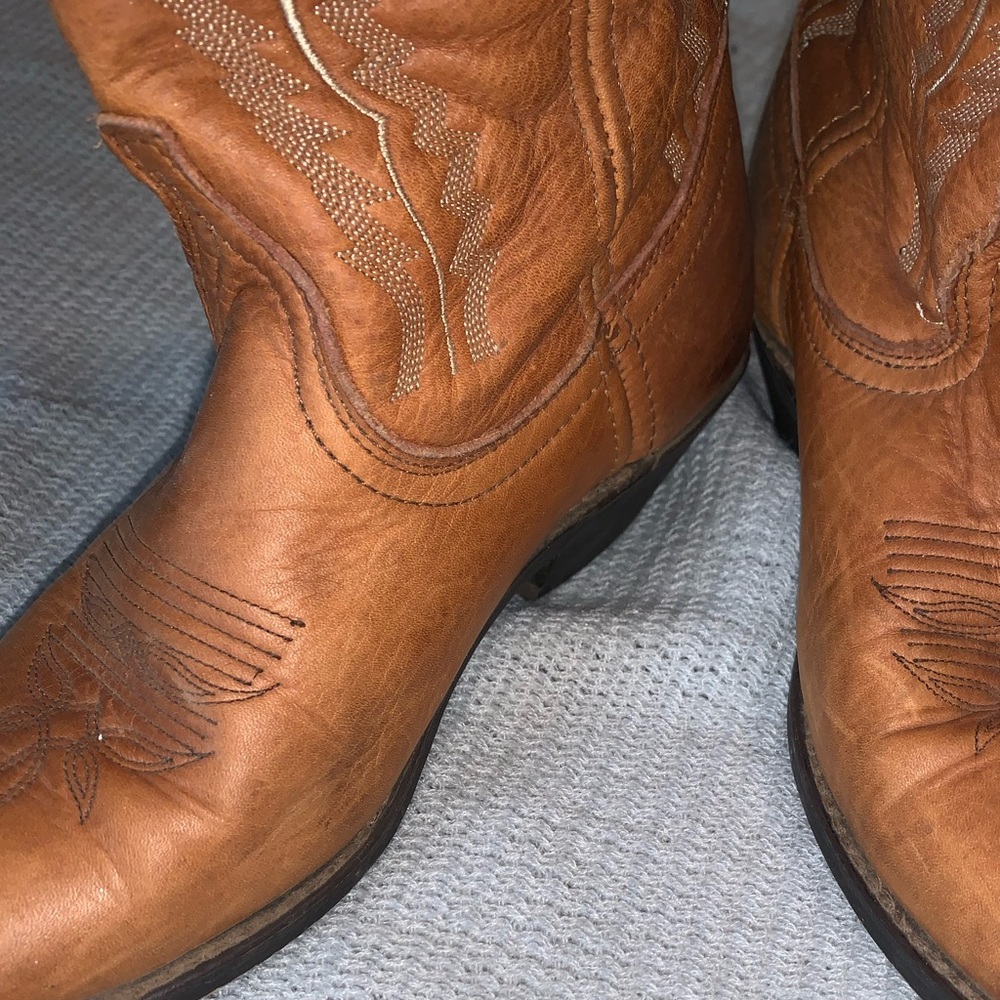 Ladies cowboy boots women’s 8 fits like 7.5